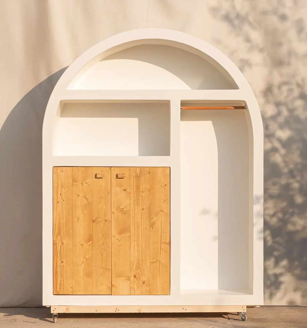 La commode Santorini Chic Arch avec portes en bois