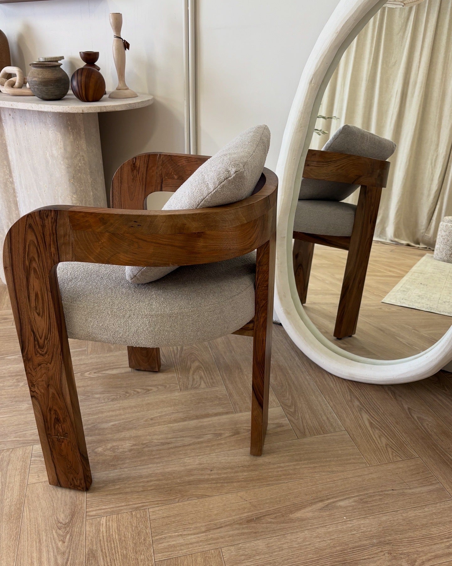 Chaise en bois de noyer INES