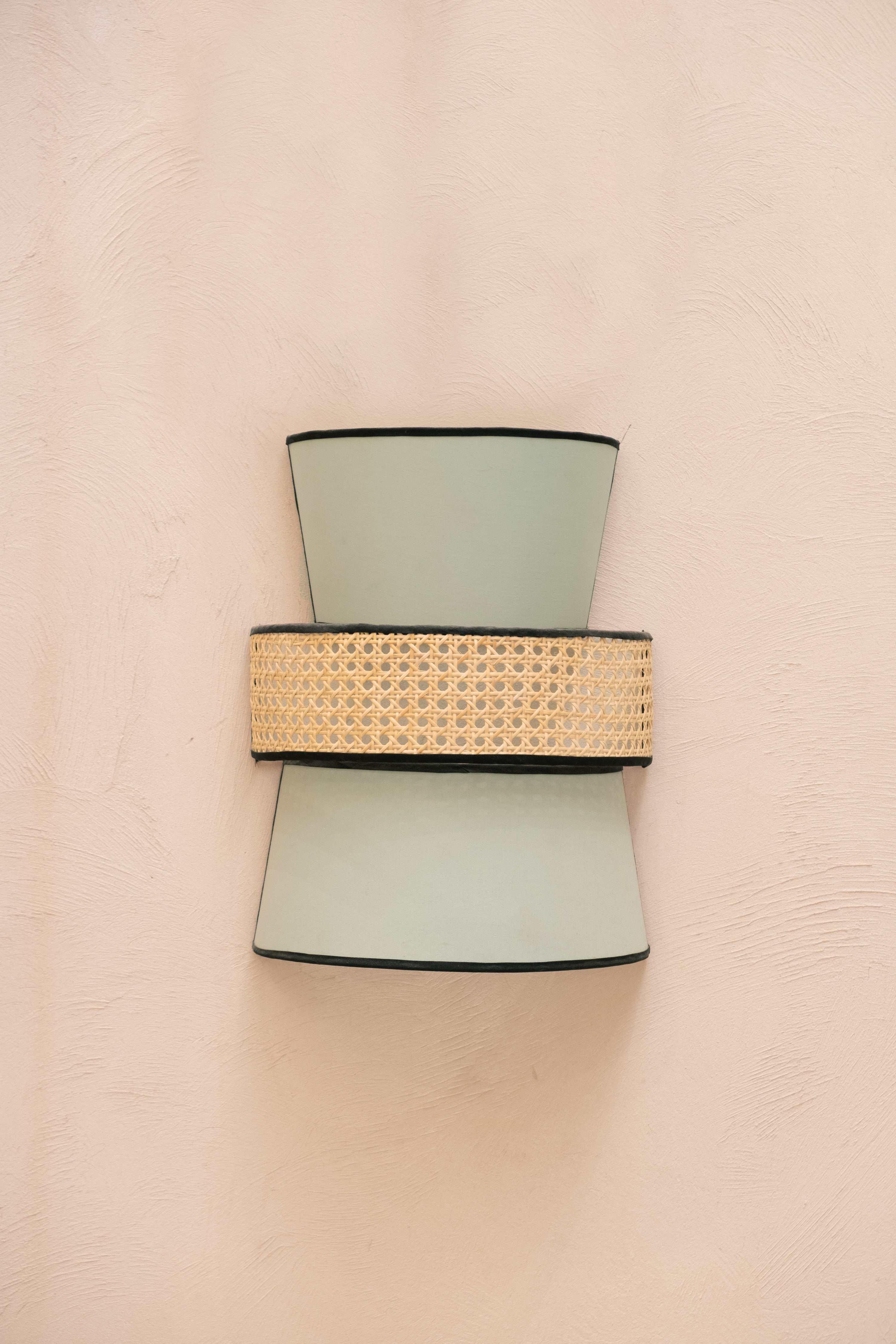 Applique en Cannage – Éclat Naturel et Charme Authentique